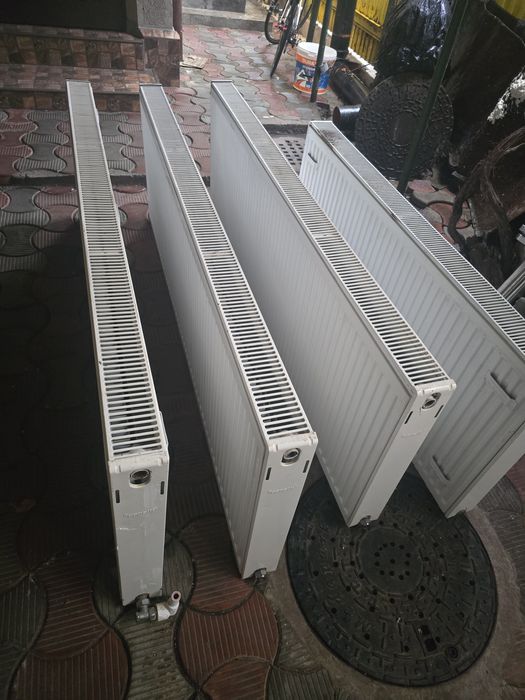 Vănd 4 calorifere 300 ron bucata.