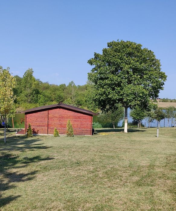 Teren cu vedere la lac