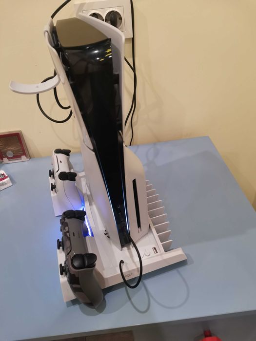 Плейстейшън 5 слим