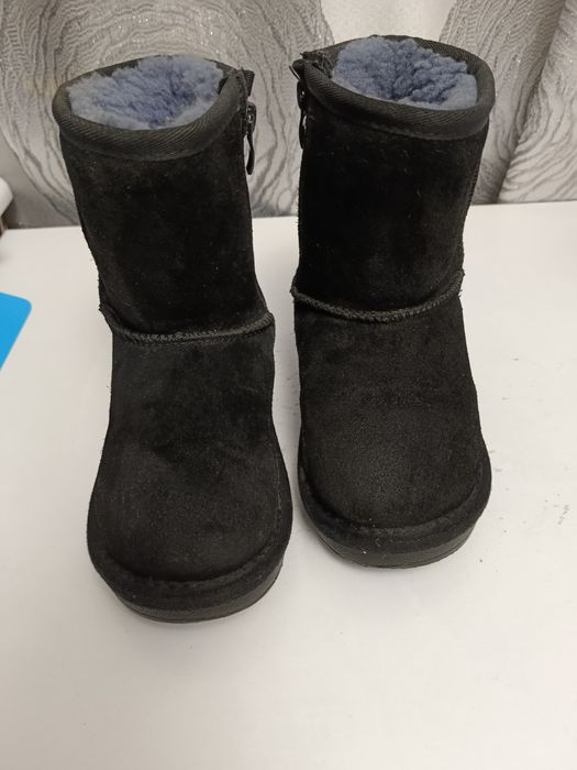 Продам детские угги