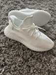 yeezy 350 v2 triple white 43