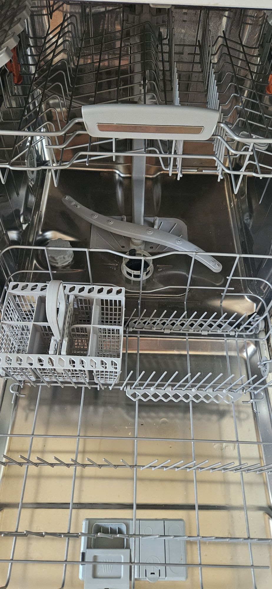 Съдомиялна Hotpoint Ariston