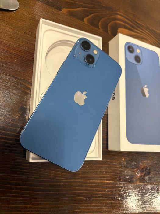 Iphone 13 Blue.