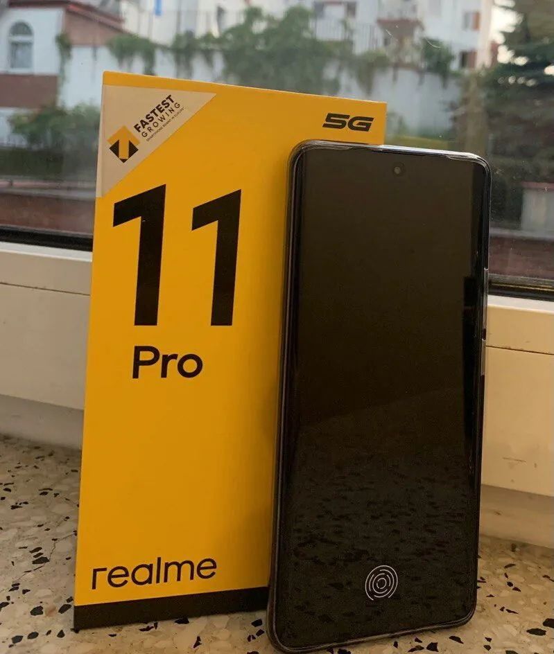 Realmi 11 pro 5g.