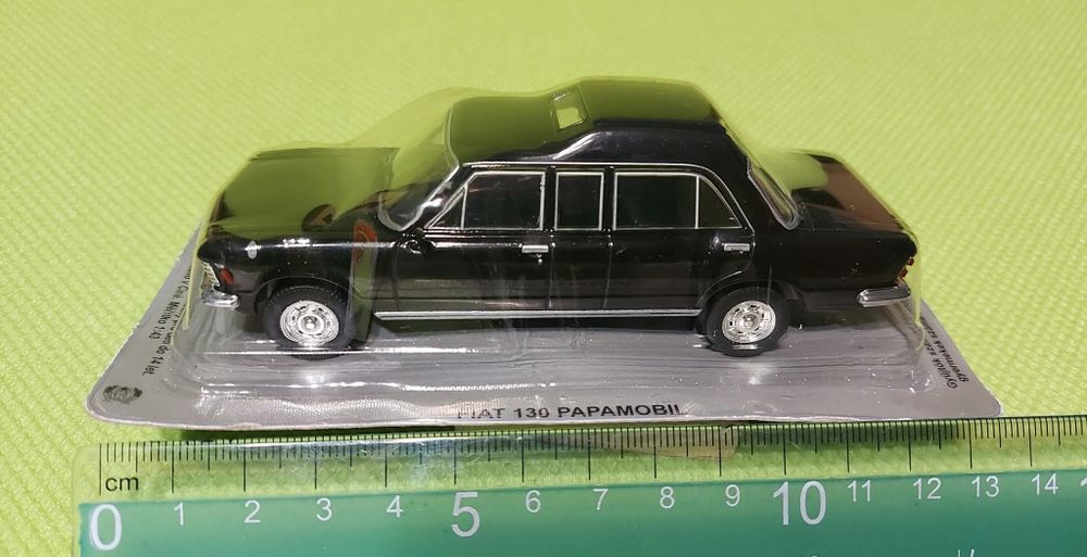 Fiat 130 Papamobil. Цена: 25лв. (1/710). Мащаб 1:43