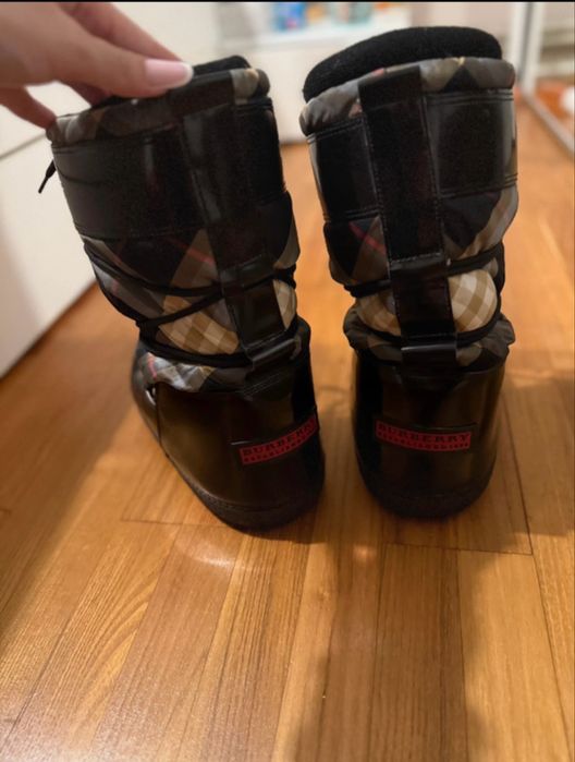 Moon Boot Burberry