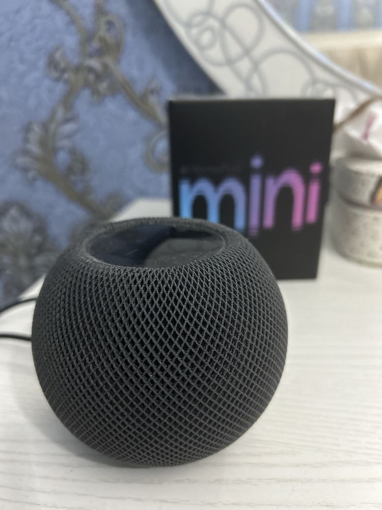 Apple HomePod mini. Умна.