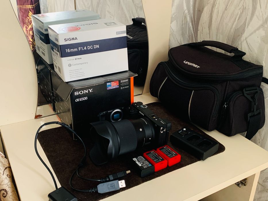 Sony a6500 +sigma 16mf1.4+ зарядно+3батерии+адаптер