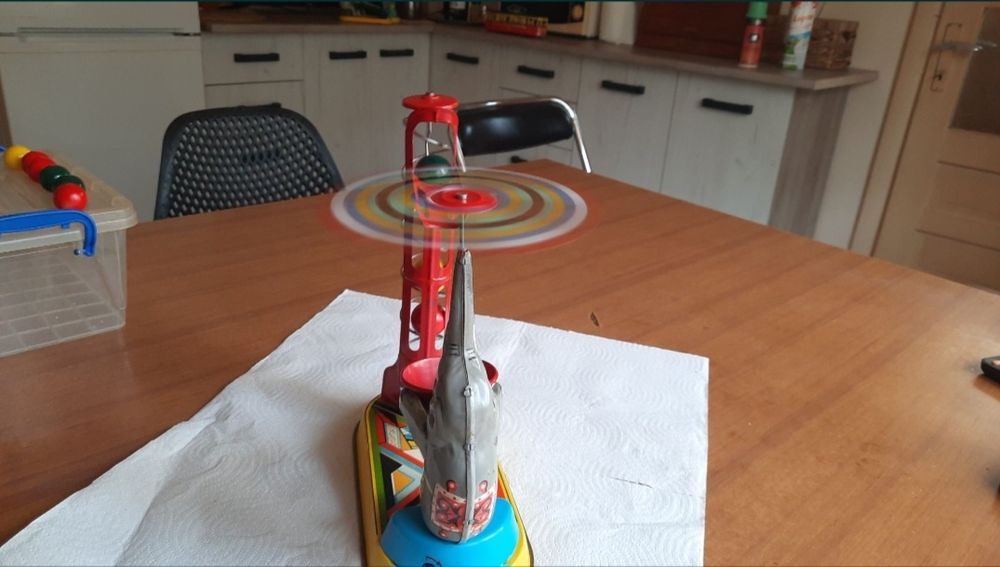 Elefant jongleur jucarie veche romaneasca Metaloglobus tabla colectie