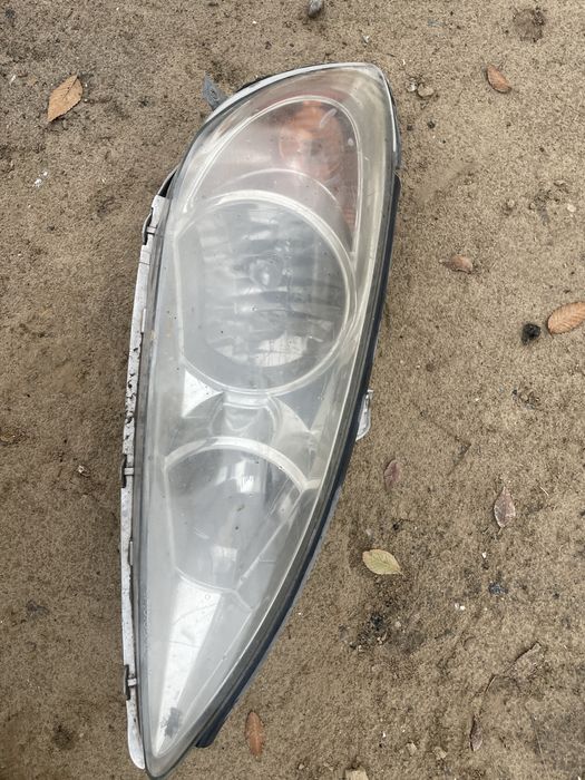 Фара на тойота 30