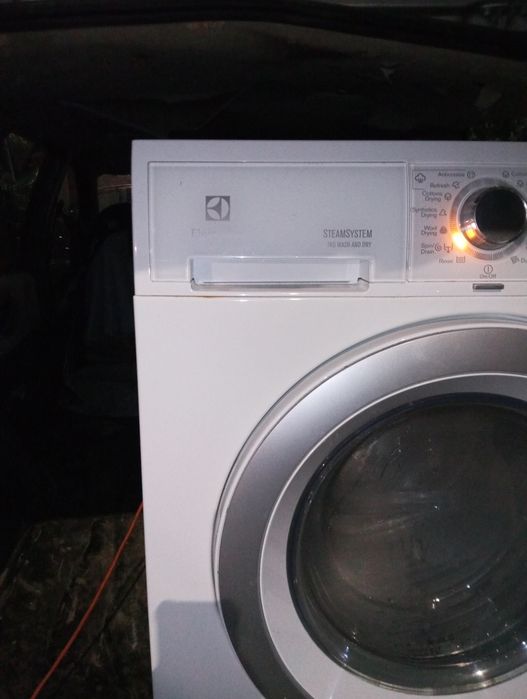 Сушилня с пералня.,Електролукс