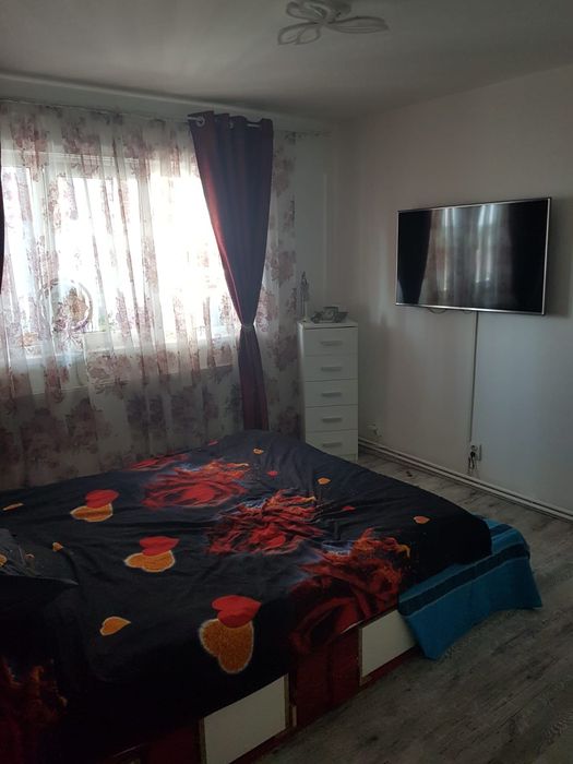 Vând apartament cu 3 camere
