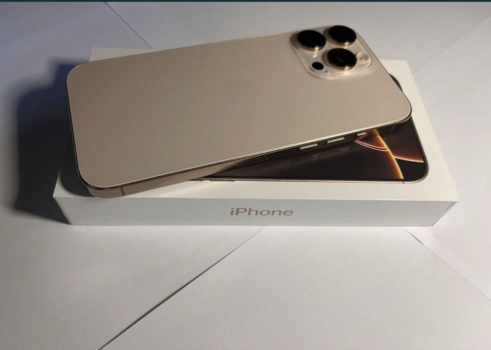 Iphone 16 pro max desert titanium