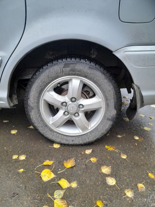 Шины с дисками. Hyundai.  R15.