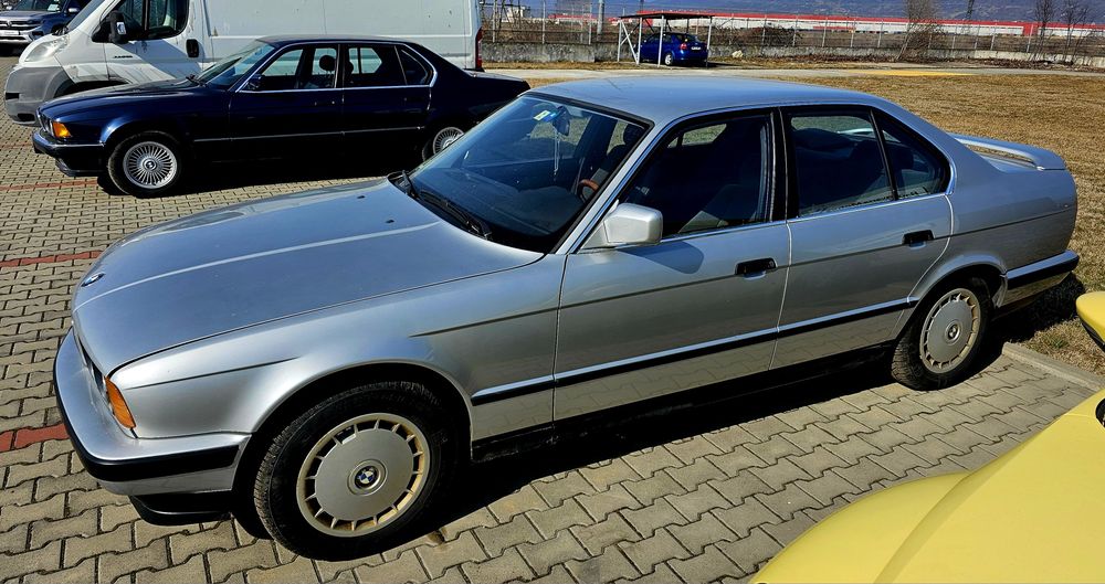 BMW 525i E34 – 1989 – aer condiționat  Retromobil, stare excelenta