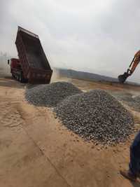 Доставка щебень фракция 10/20 20/40 30 тонн пгс отсев Сникерс песок