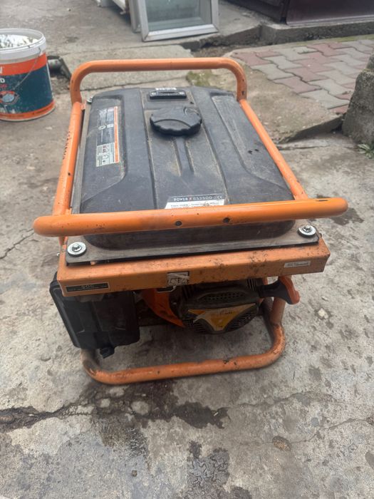 Vând generator 2500 w