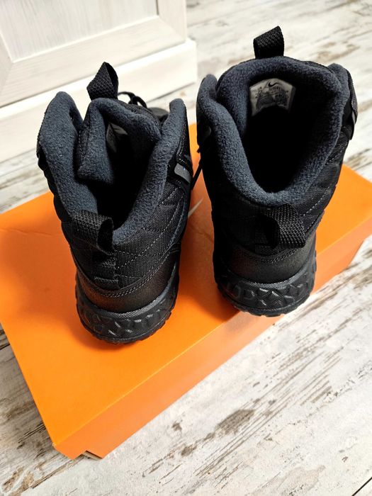 Нови боти от естествена кожа Nike