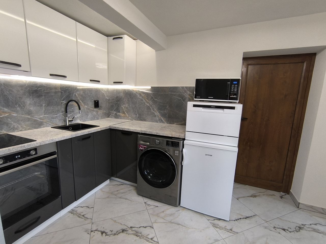 Дава се под наем Къща в с. Драгичево, Област Перник - 30 кв.м за 612 € - Снимка #4