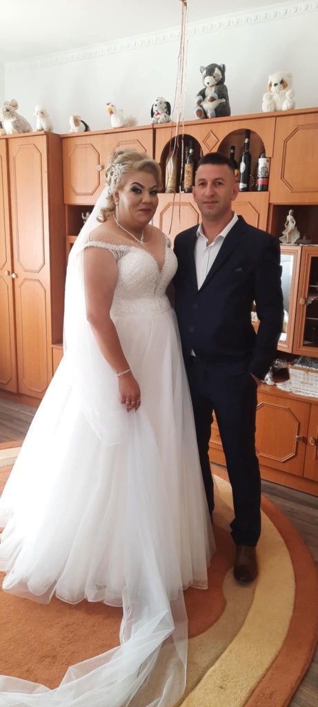 Vand rochie de mireasa