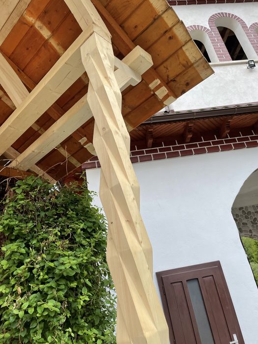 Stalpi de lemn pentru terasa si balcon