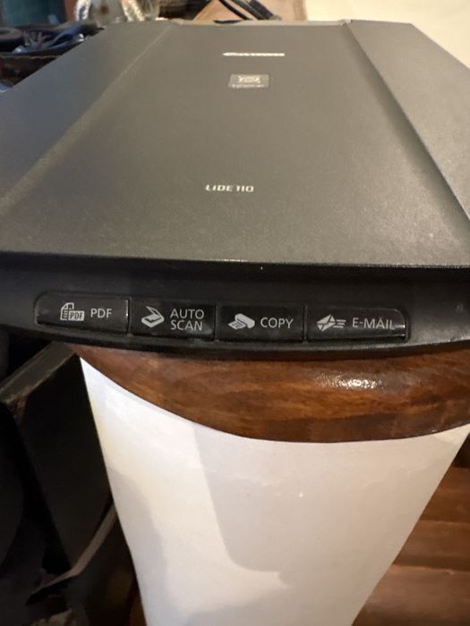canon scaner lide 110