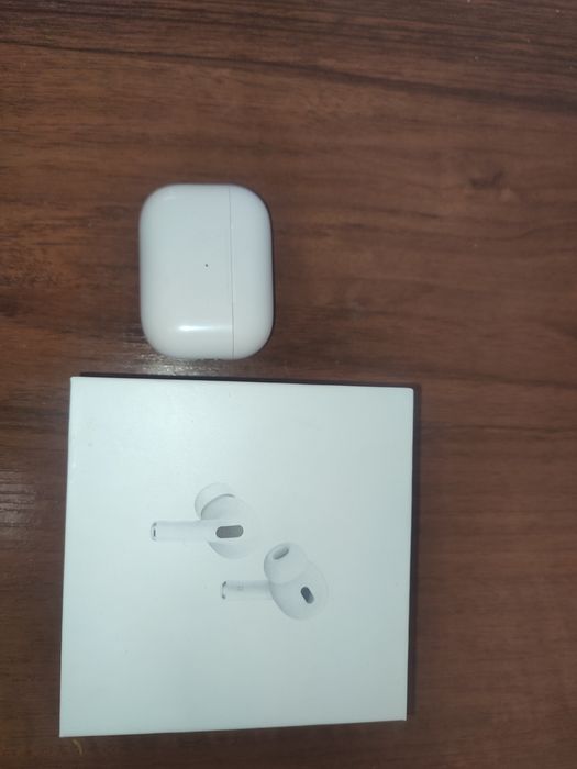 Продаю AirPods pro