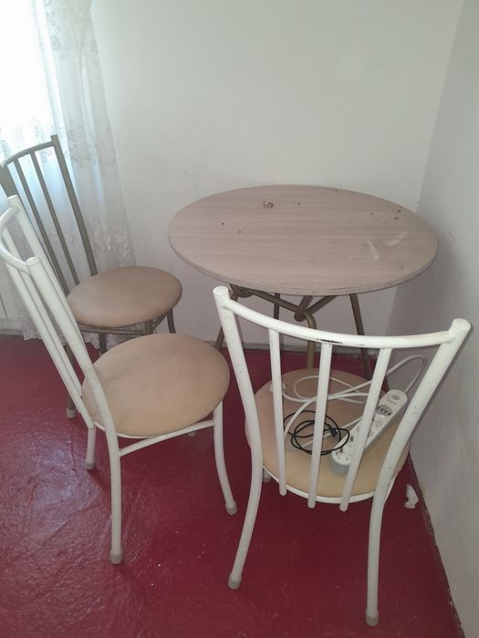 Төрт стульясы бар