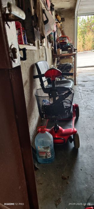 Продавам електрическа инвалидна количка