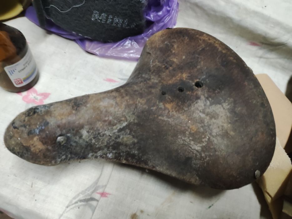 Кожаное седло на велосипед СССР