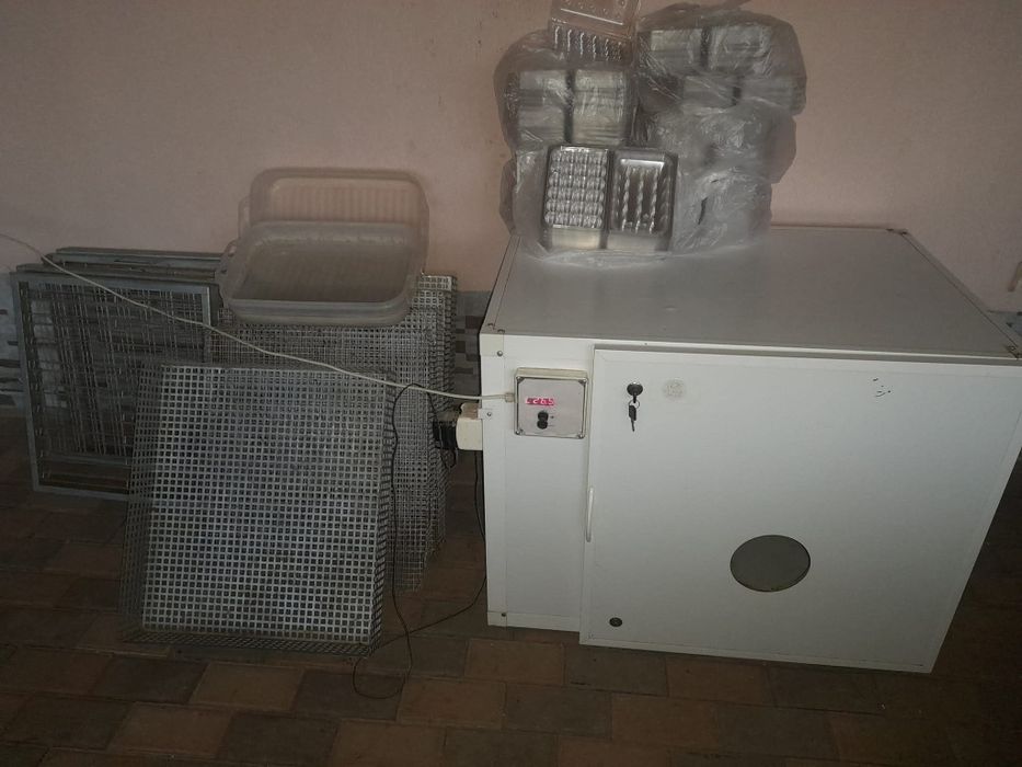 Vând miniferma prepelite