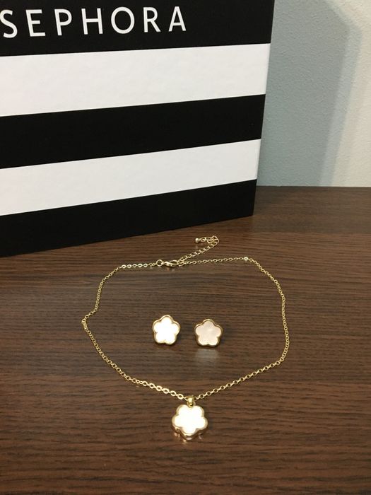 Set lantisor si cercei trifoi alb