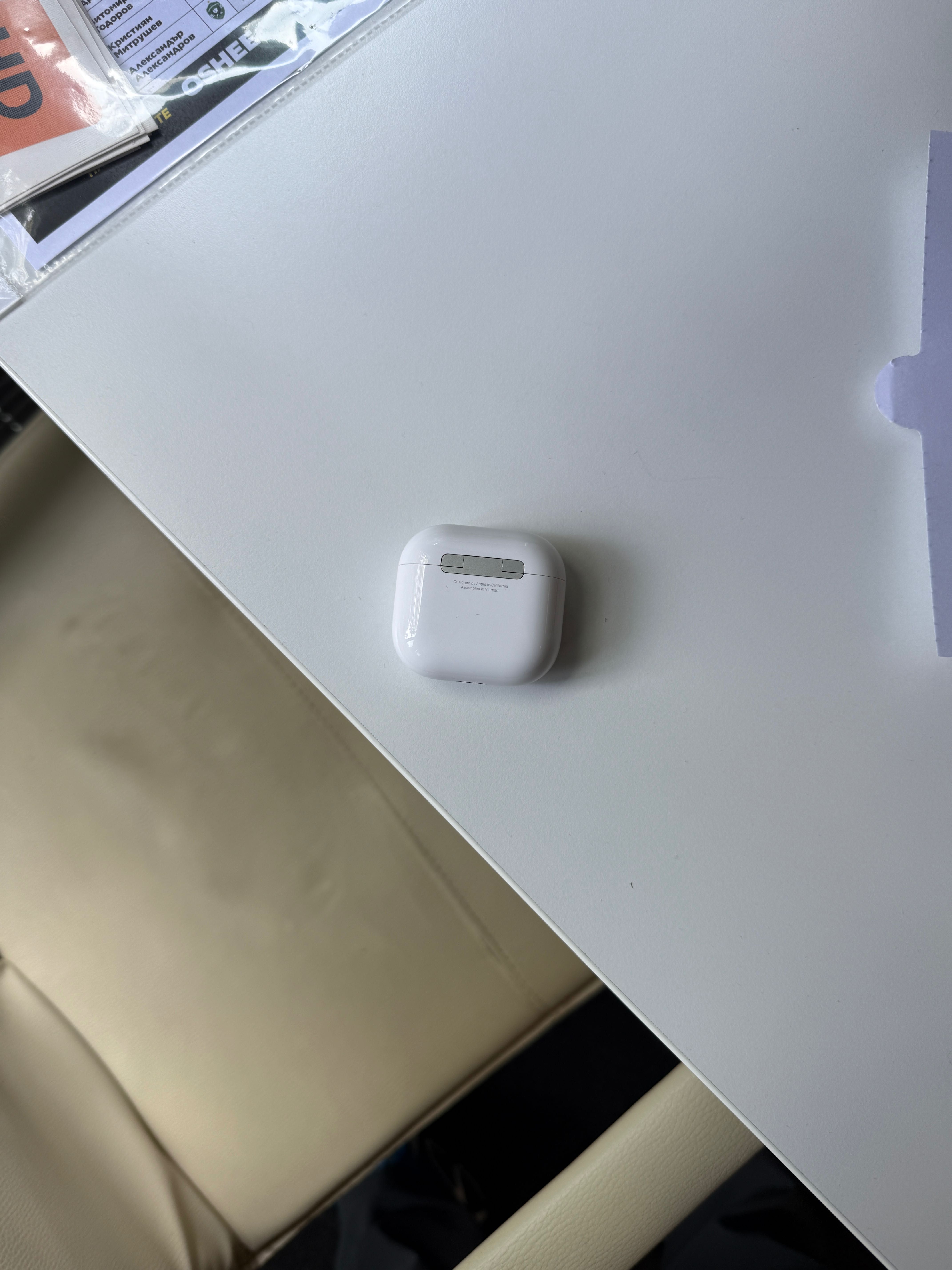 AirPods 4 чисто нови