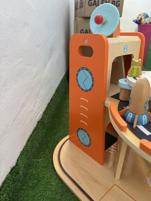 Дървена писта с колички Марсианци