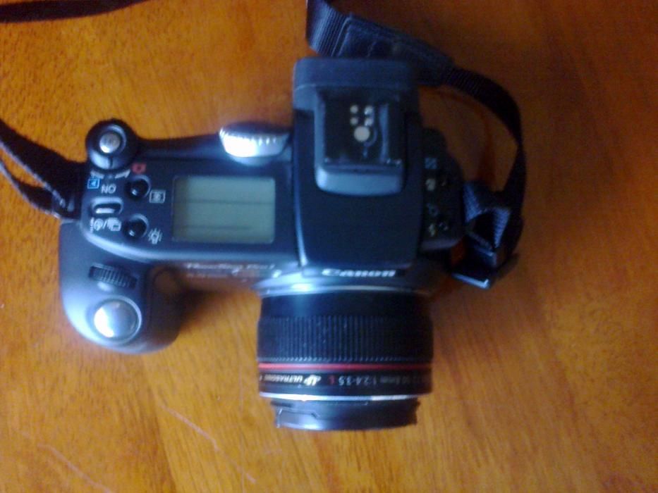 Фотоапарат CANON