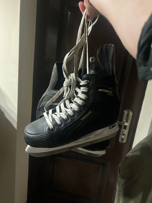 Vând patine ne 42 urgent