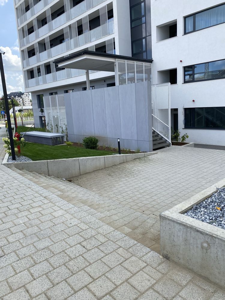 2 Spatii Comerciale Complex Avanera Suceava