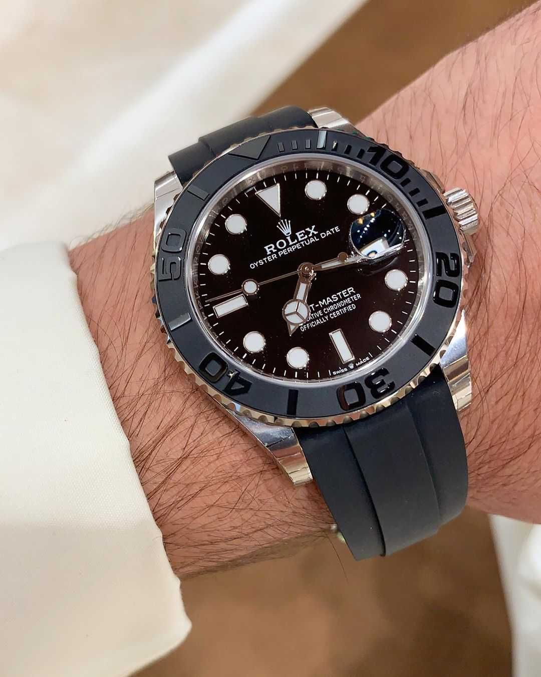 Часовници Rolex Yacht-Master 42mm сребро-каучук