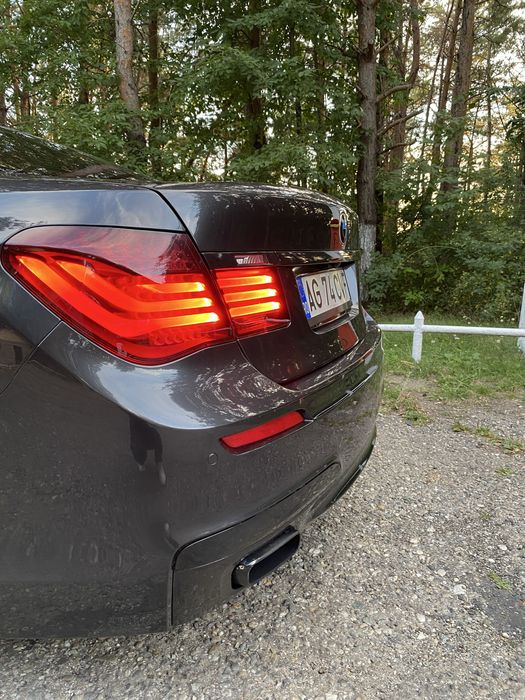 Bmw 750D 5butoane pachet M