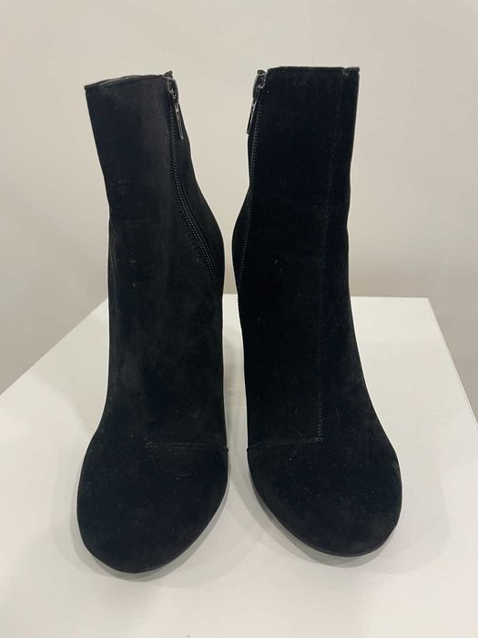 Елегантни дамски боти на ток 37