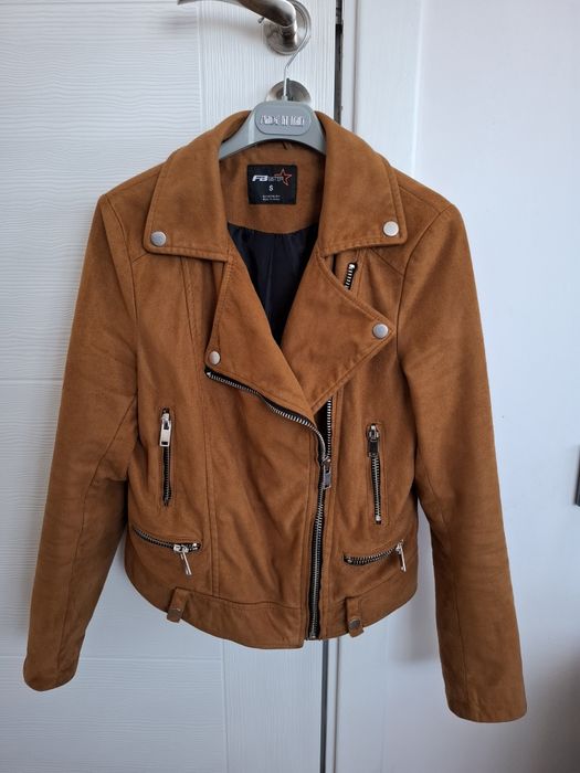 Кафяво велурено яке