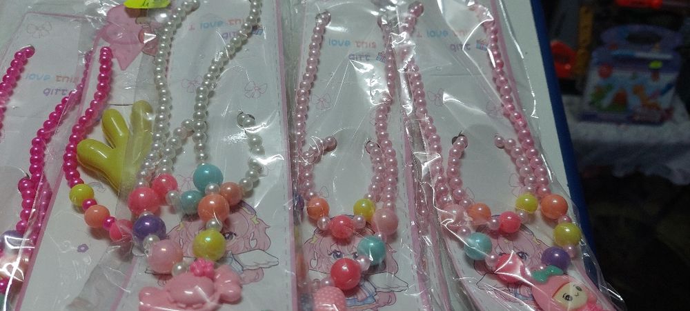 Lot jucarii set margele