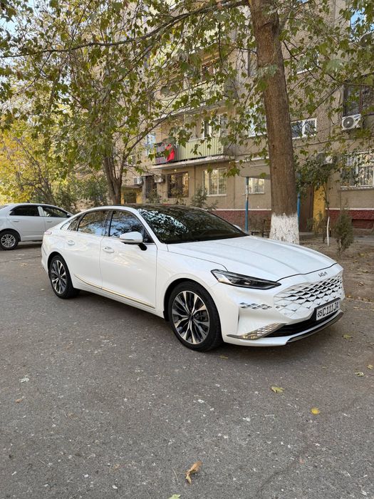 Кия К8 в отличном состояние