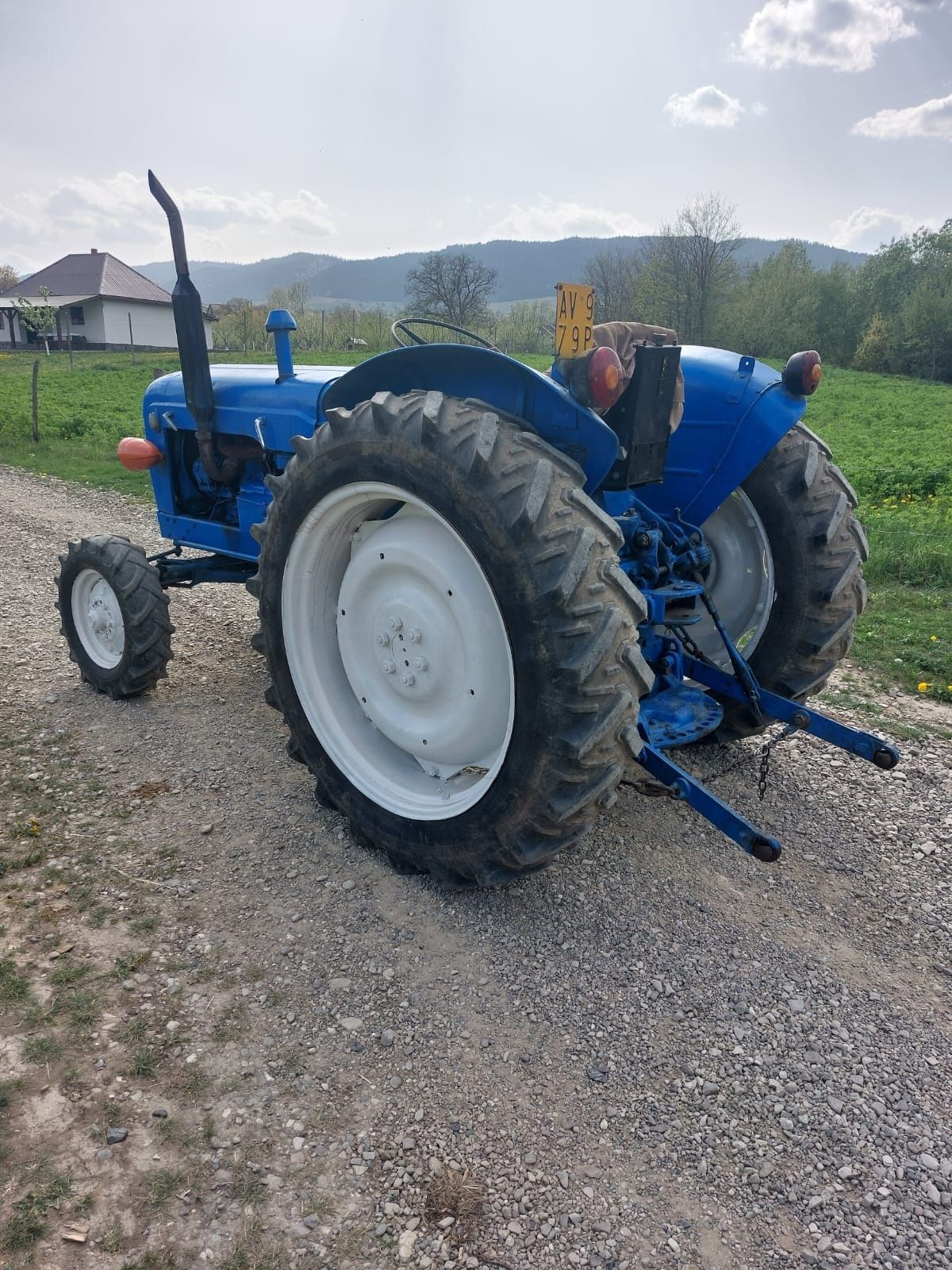 Vând tractor marca Ford 4000