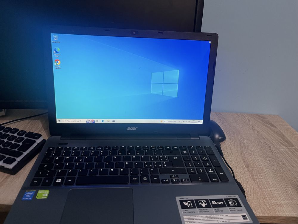 Laptop acer aspire e15