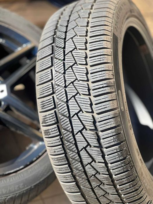 225 45 18 зимни гуми Continental Дот 2320