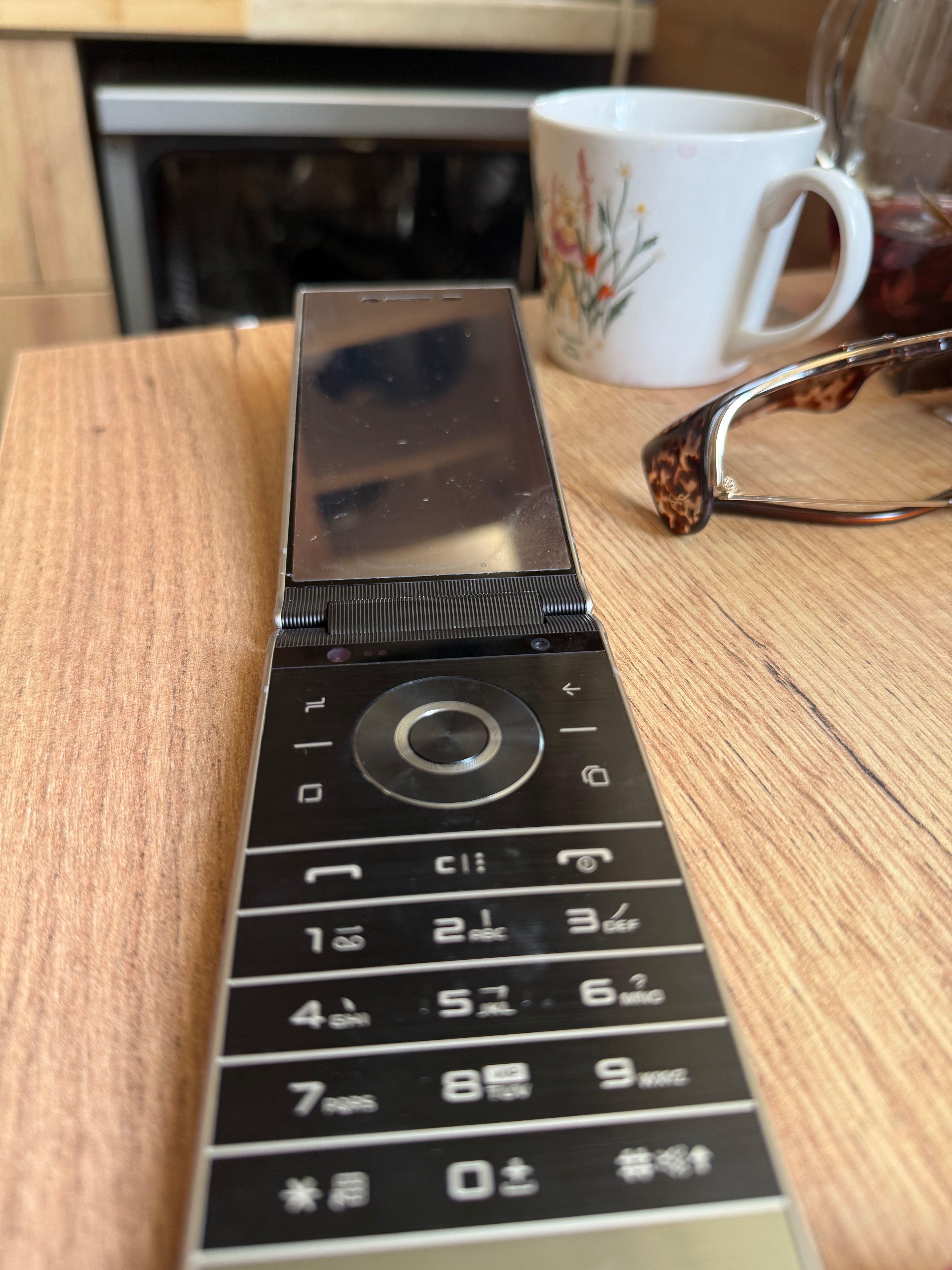 Samsung’s W2019 dual-screen luxury flip phone