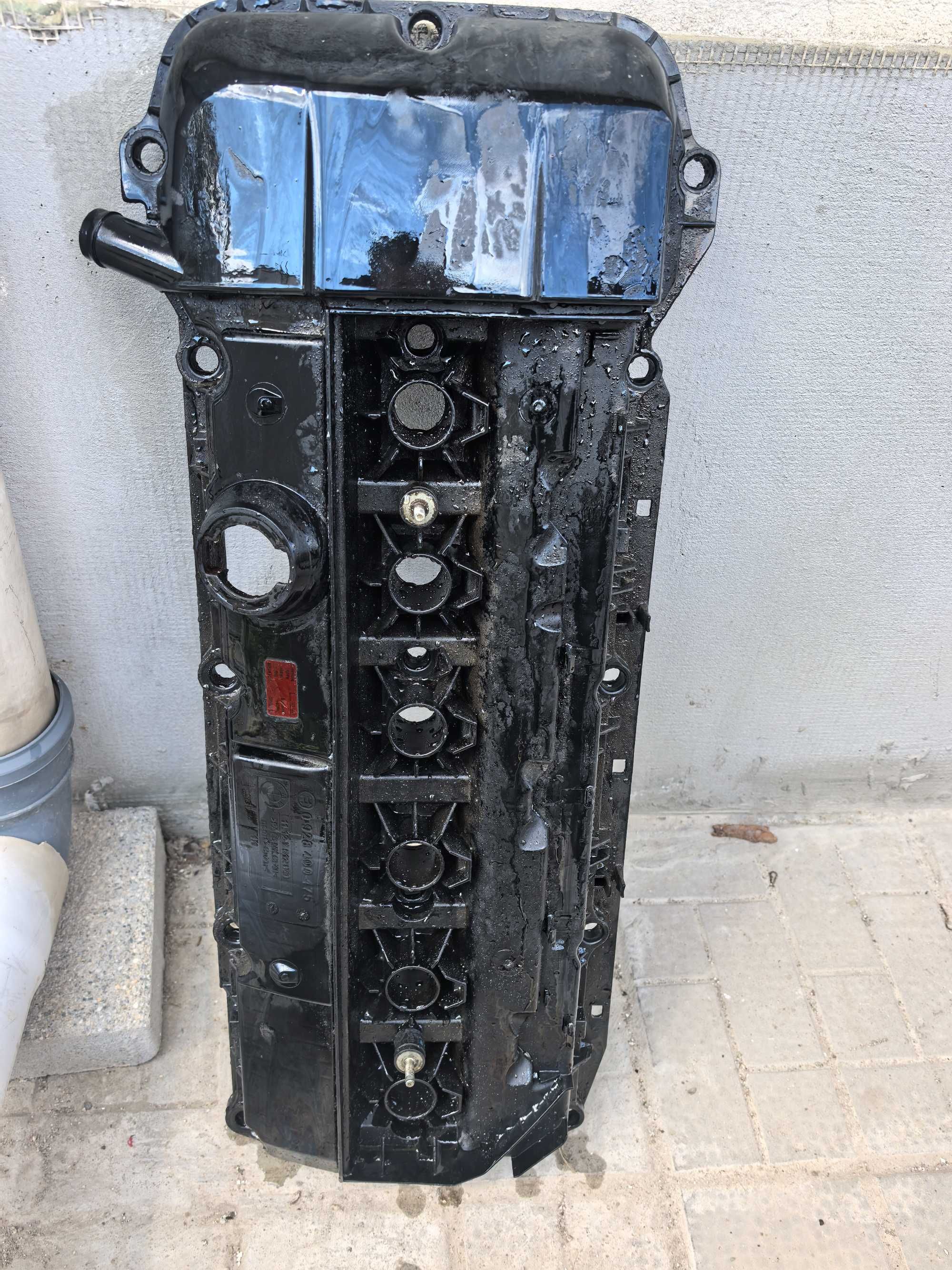 Капак клапани bmw e83.3i