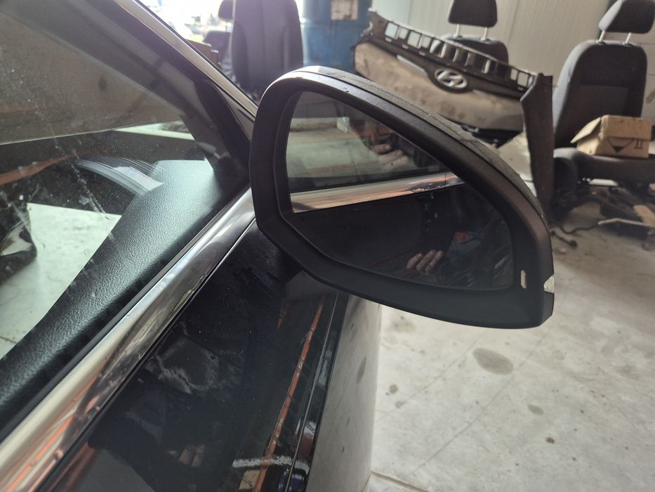 Oglinda dreapta audi a4 b9 originala an 2017 cod culoare LY9B