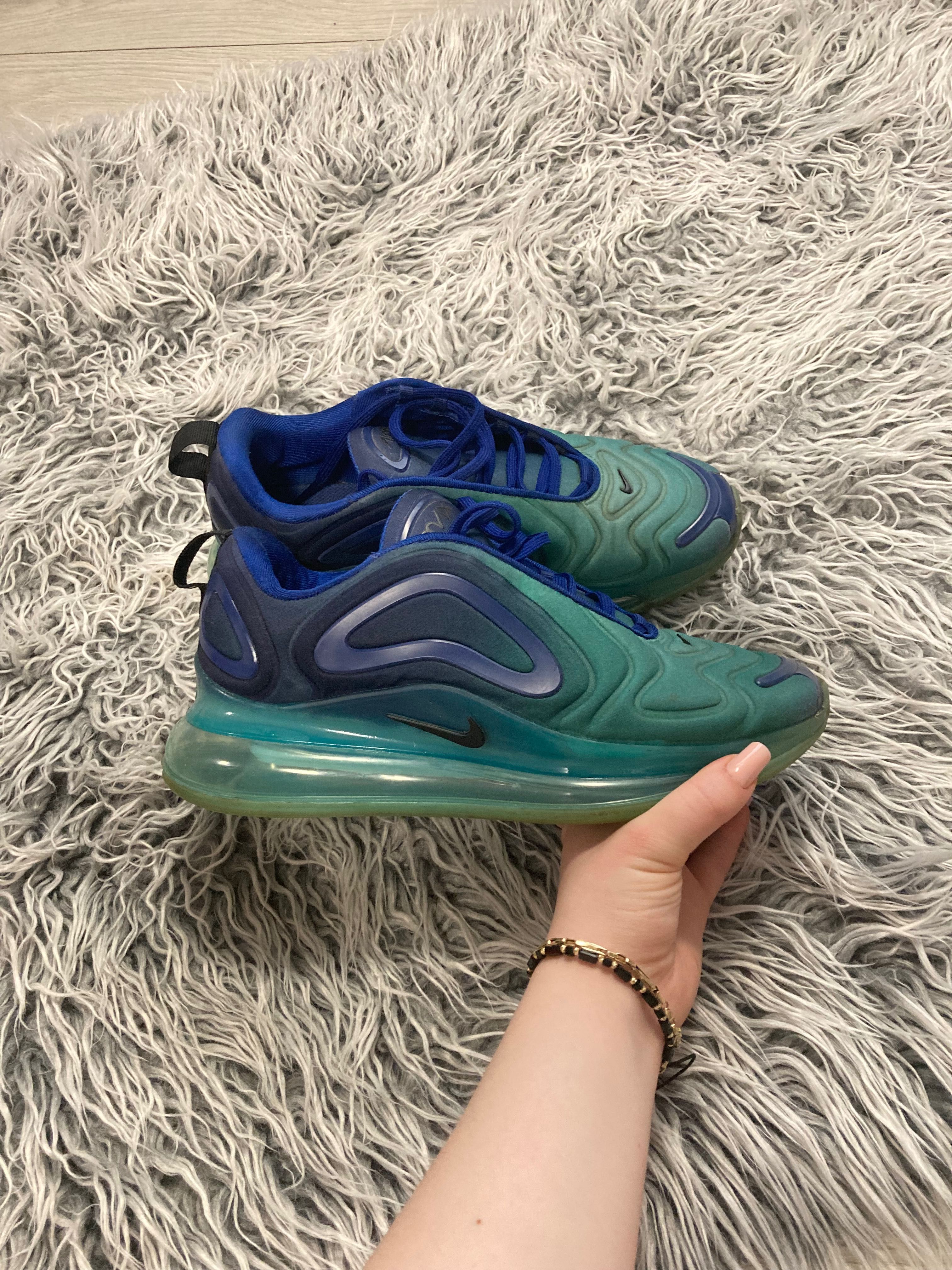 Adidași Air Max 720